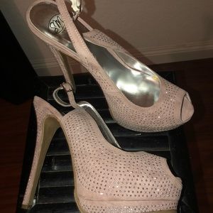 Never worn size 10 platform heels